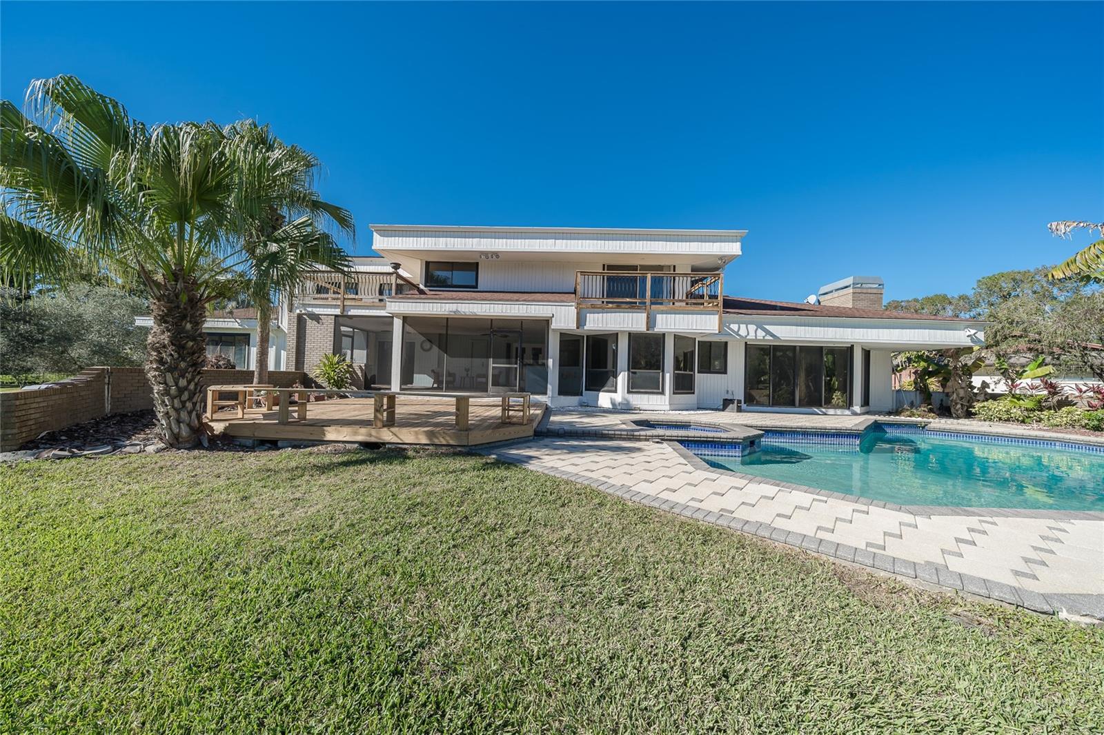 CARROLLWOOD VILLAGE SEC ON - Residential