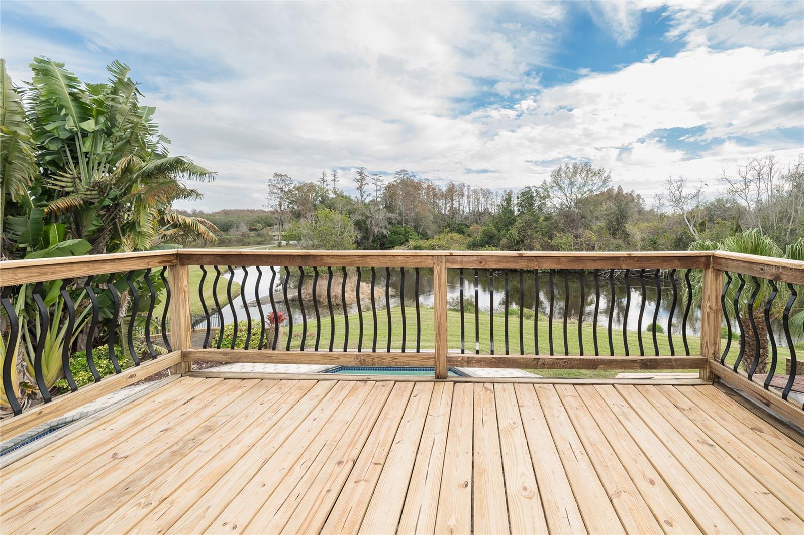 CARROLLWOOD VILLAGE SEC ON - Residential