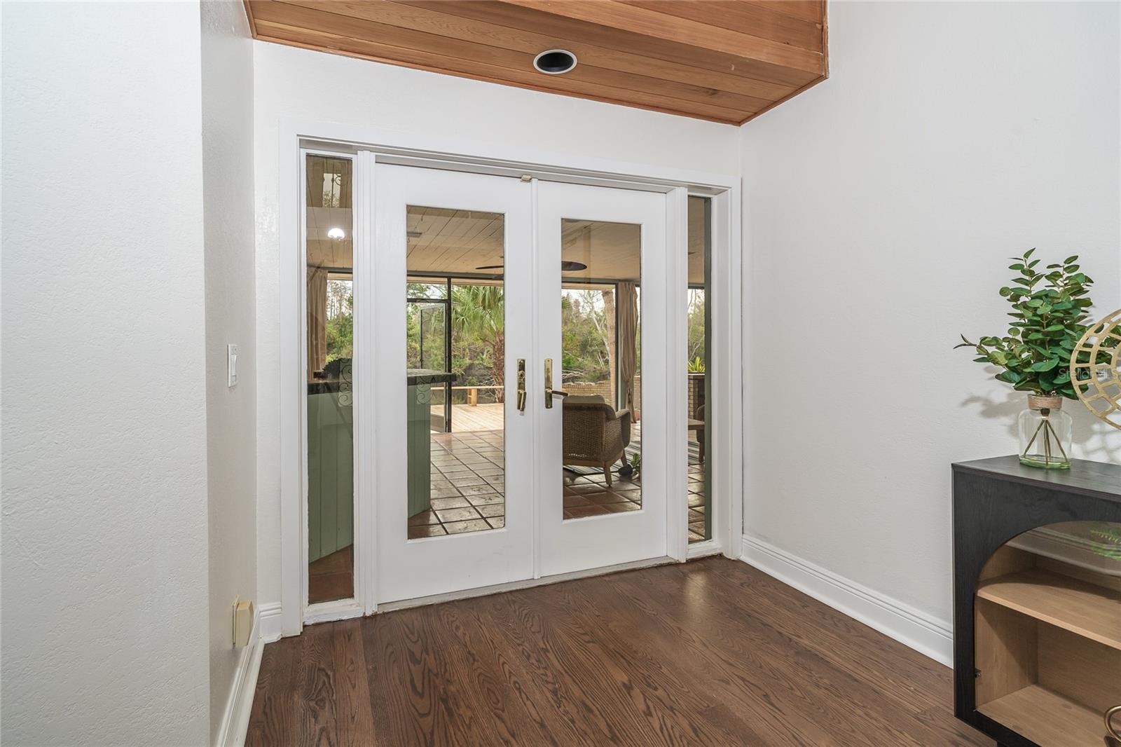 CARROLLWOOD VILLAGE SEC ON - Residential