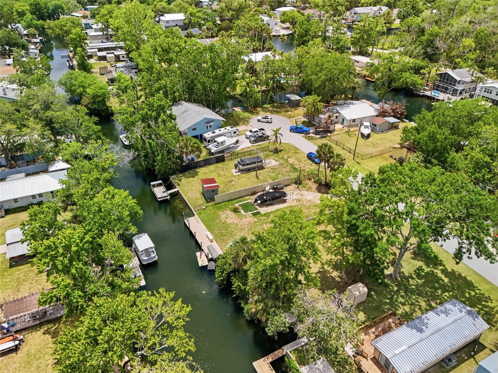 WEEKI WACHEE GARDENS - Land