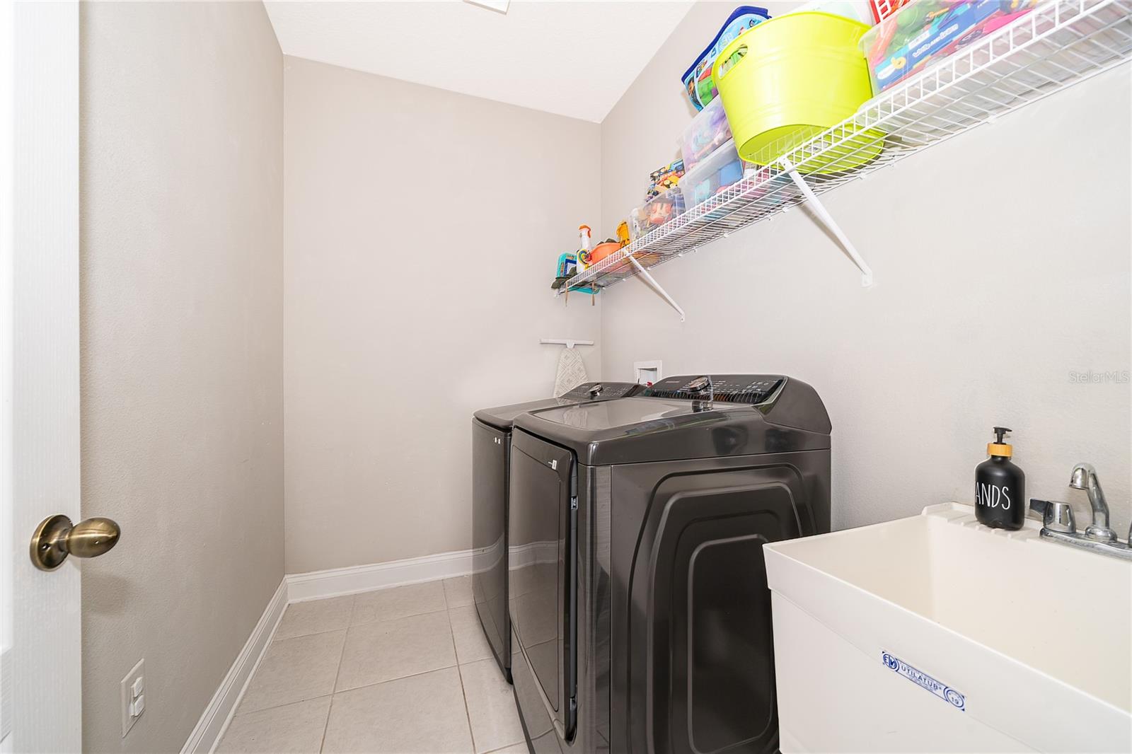 SUMMERLAKE GRVS - Residential