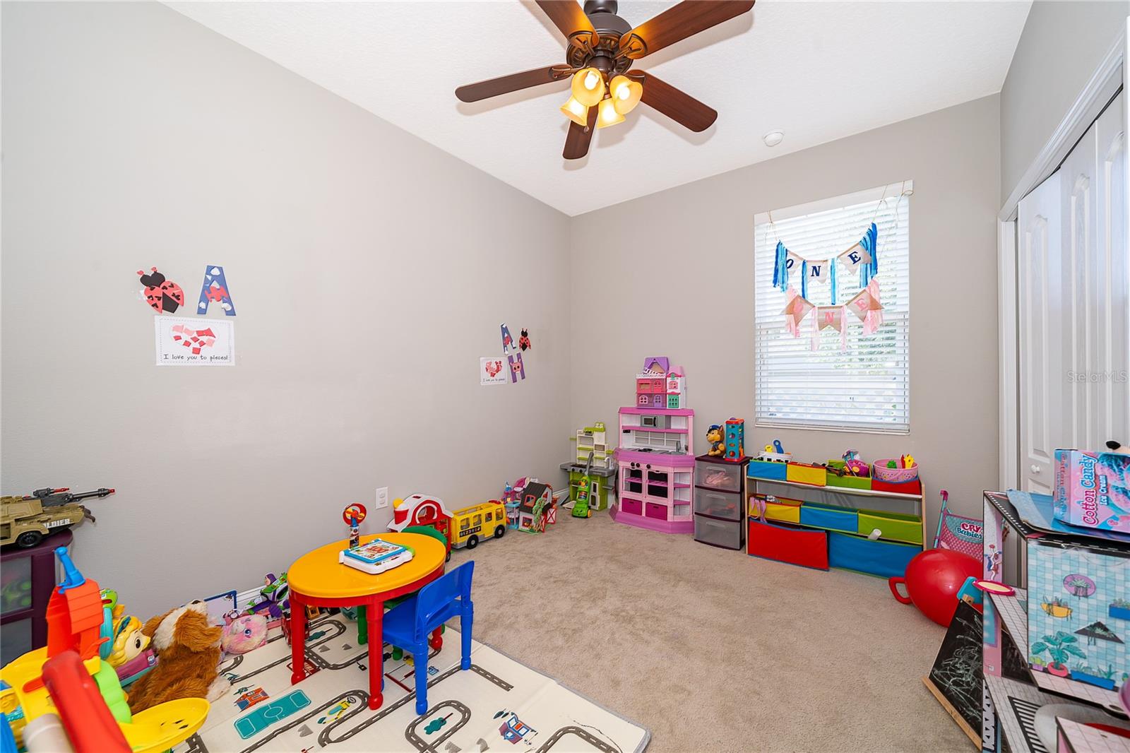 SUMMERLAKE GRVS - Residential