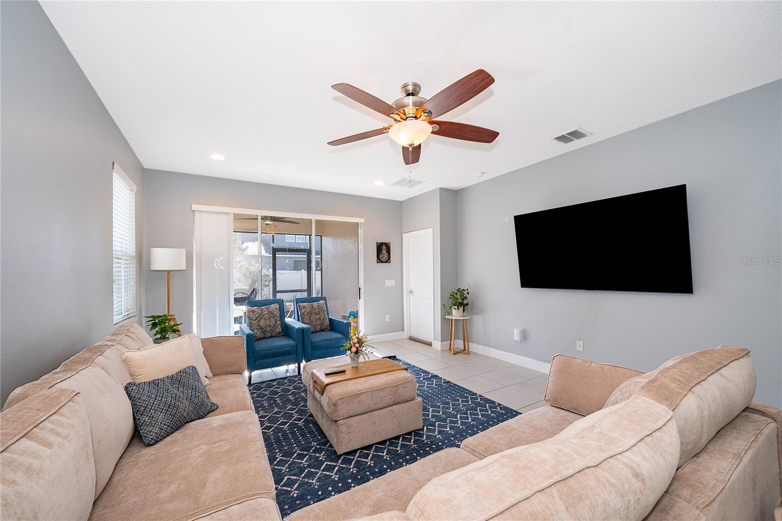 SUMMERLAKE GRVS - Residential