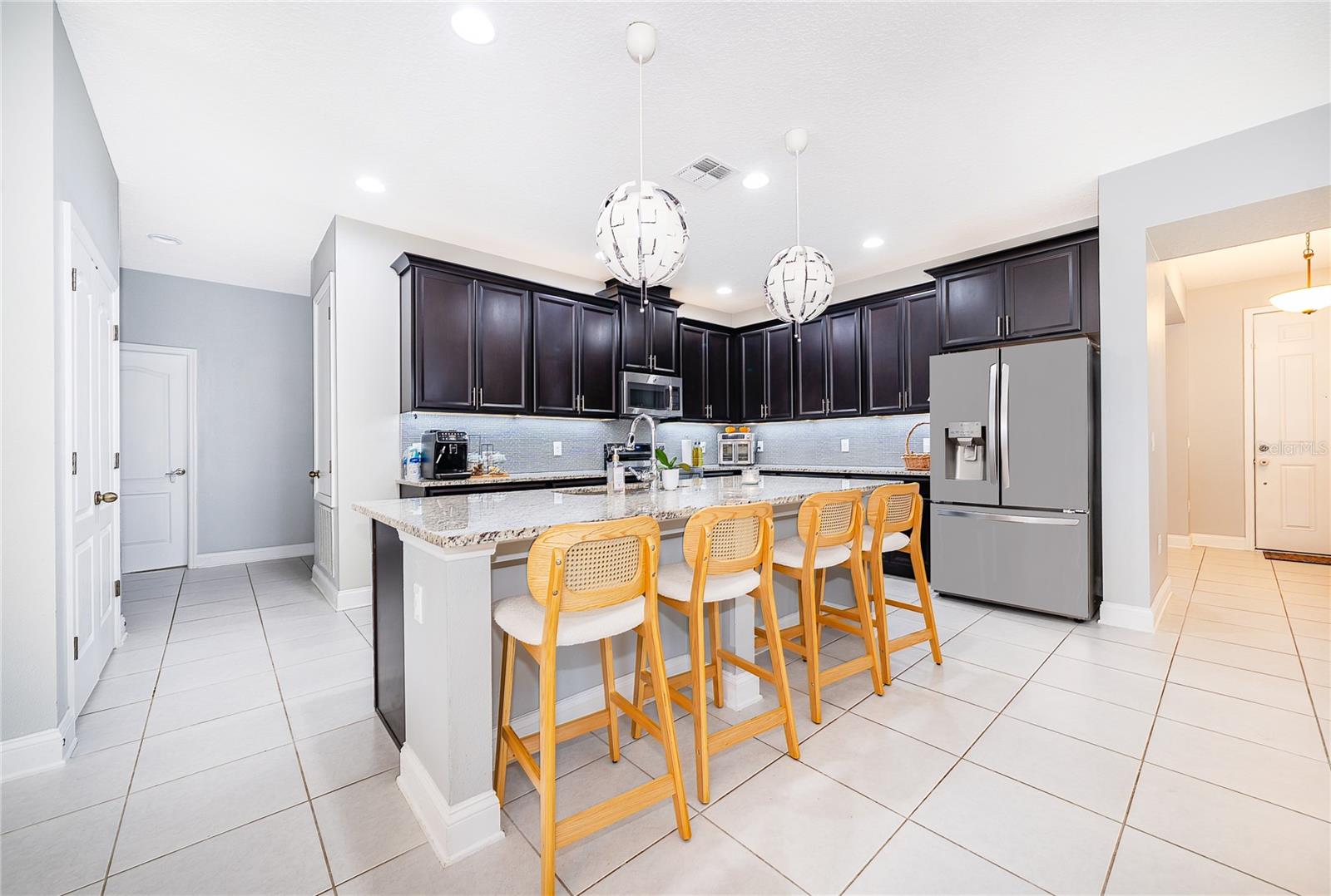 SUMMERLAKE GRVS - Residential