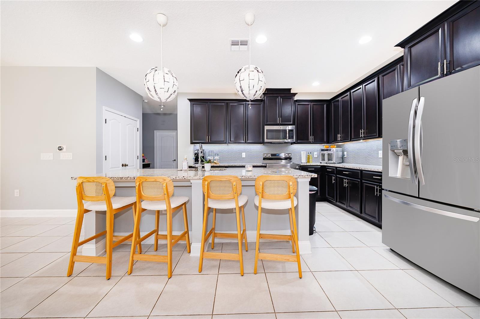 SUMMERLAKE GRVS - Residential