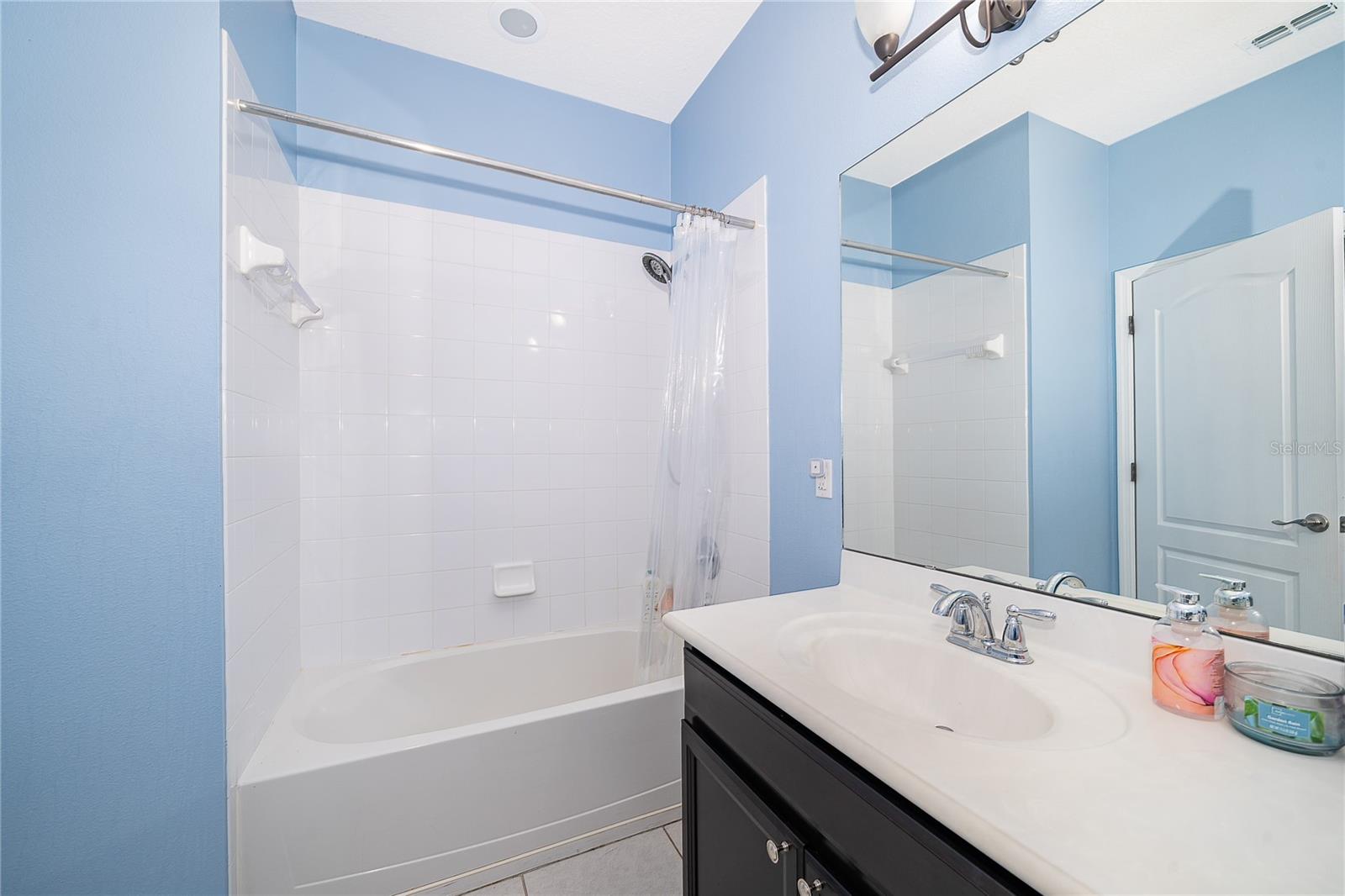 SUMMERLAKE GRVS - Residential