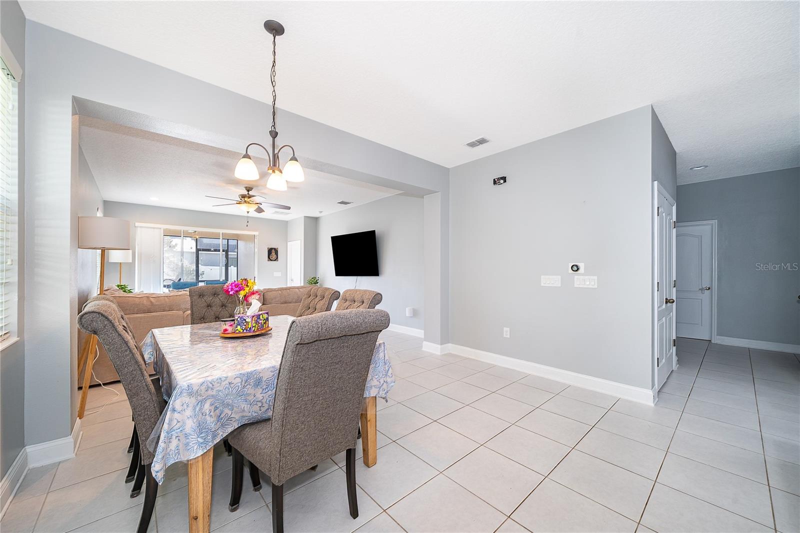 SUMMERLAKE GRVS - Residential