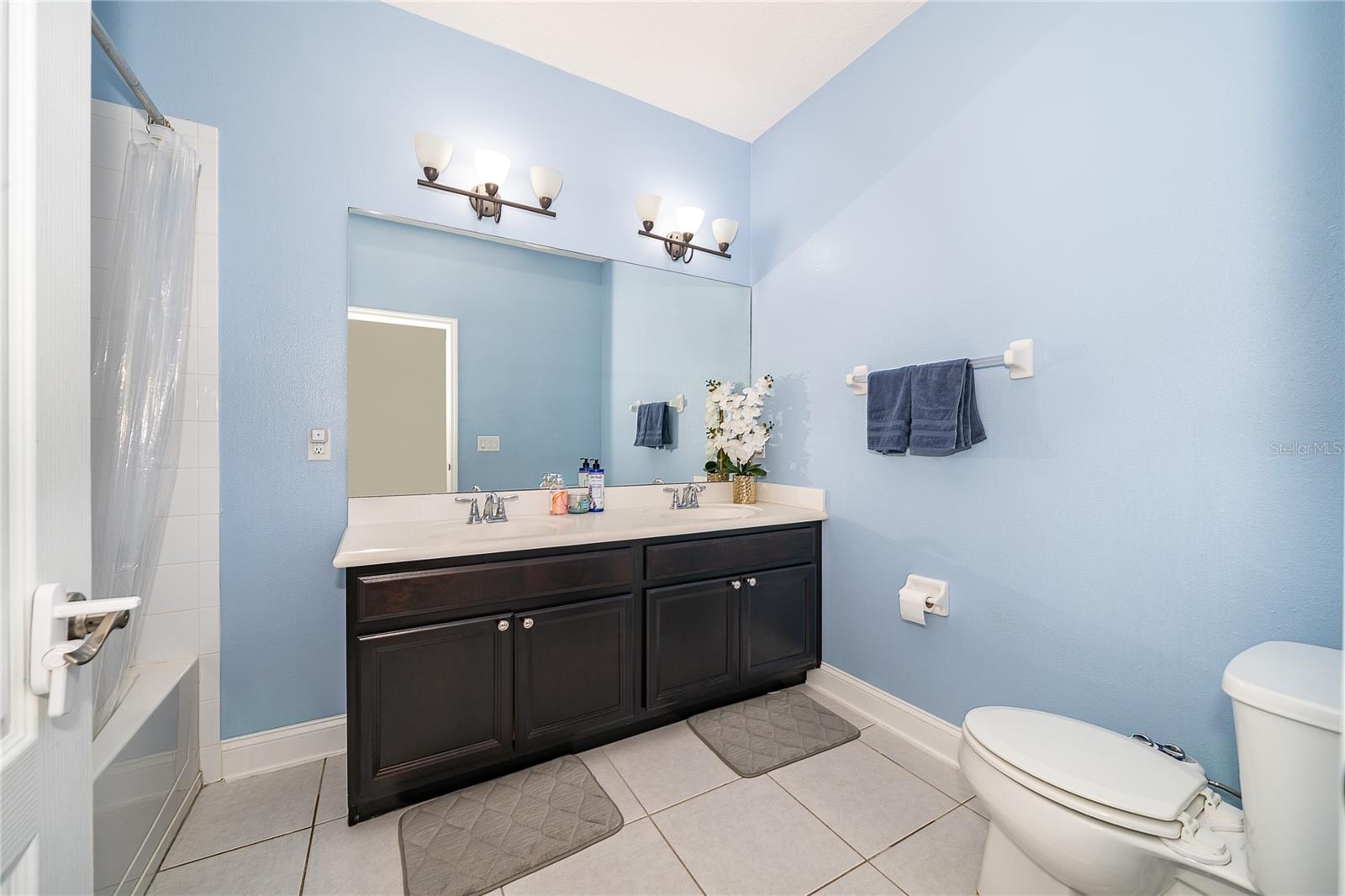 SUMMERLAKE GRVS - Residential