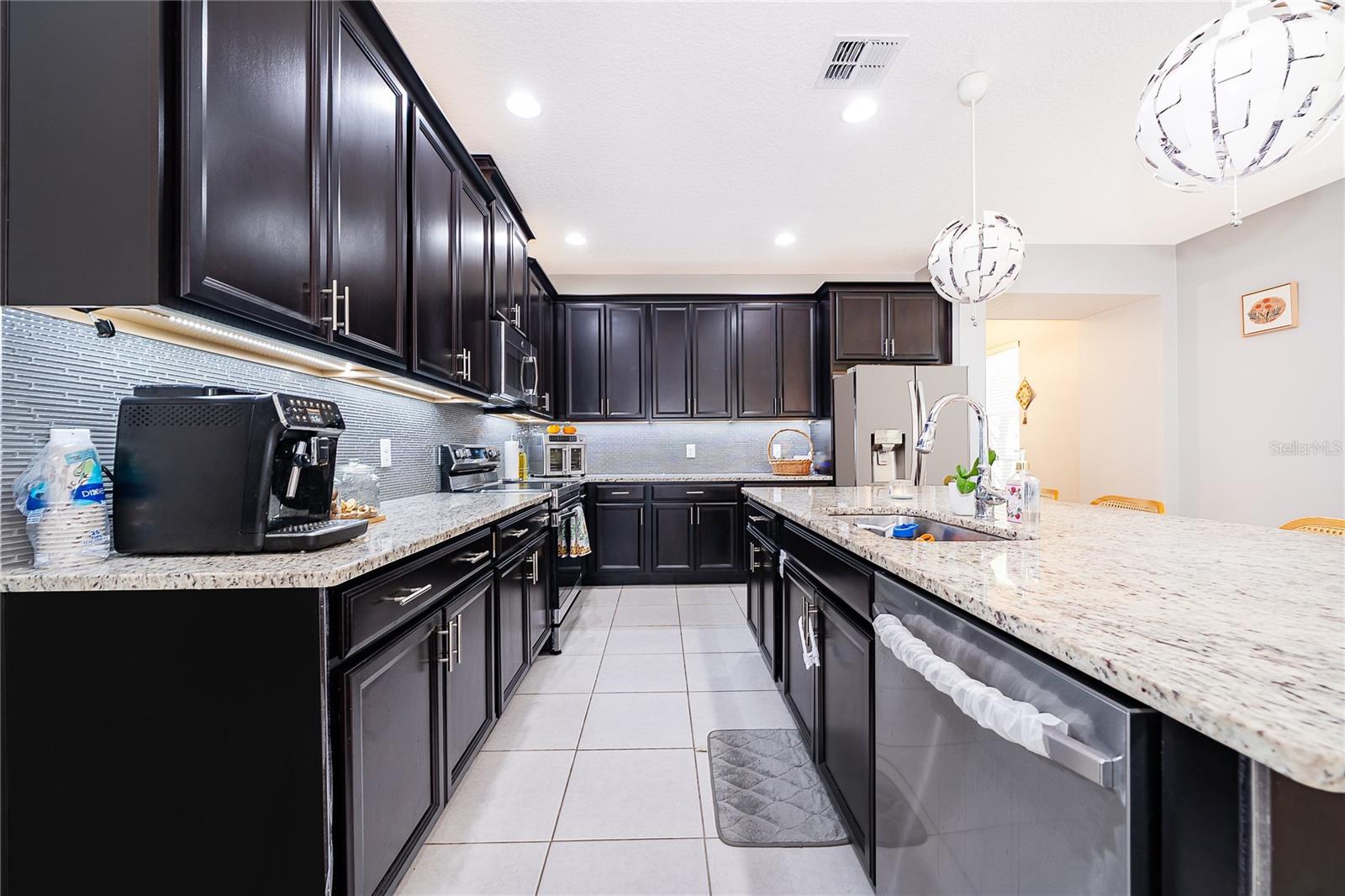 SUMMERLAKE GRVS - Residential