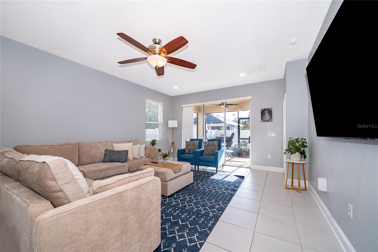 SUMMERLAKE GRVS - Residential