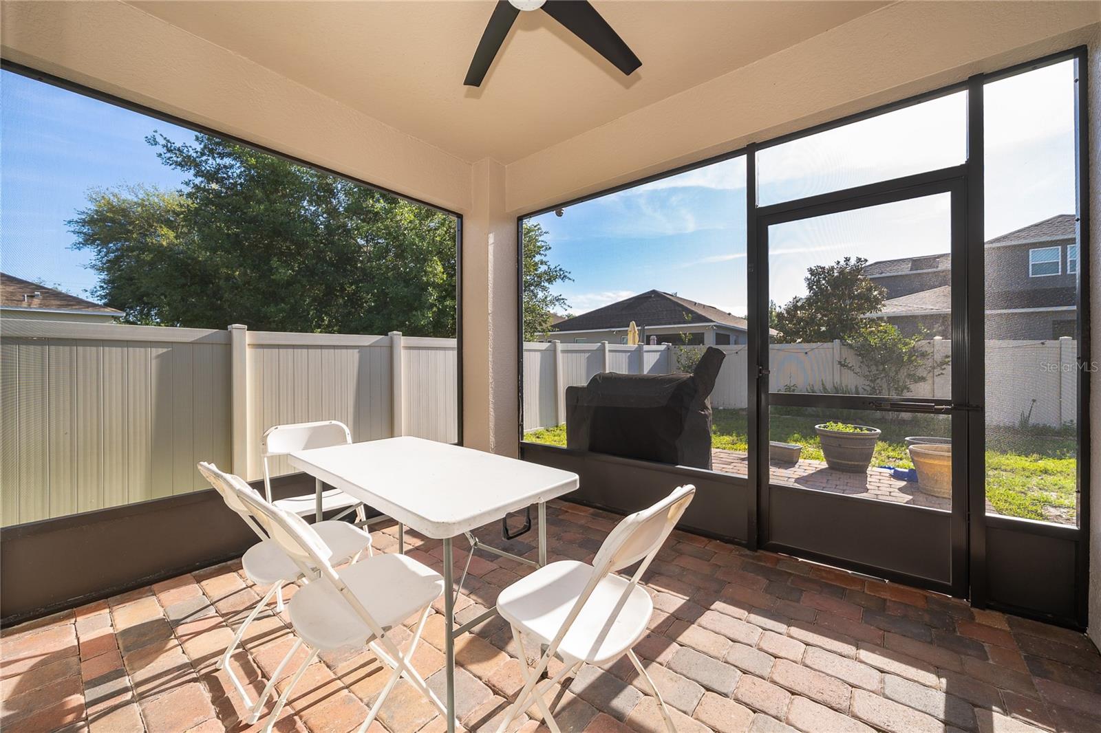 SUMMERLAKE GRVS - Residential