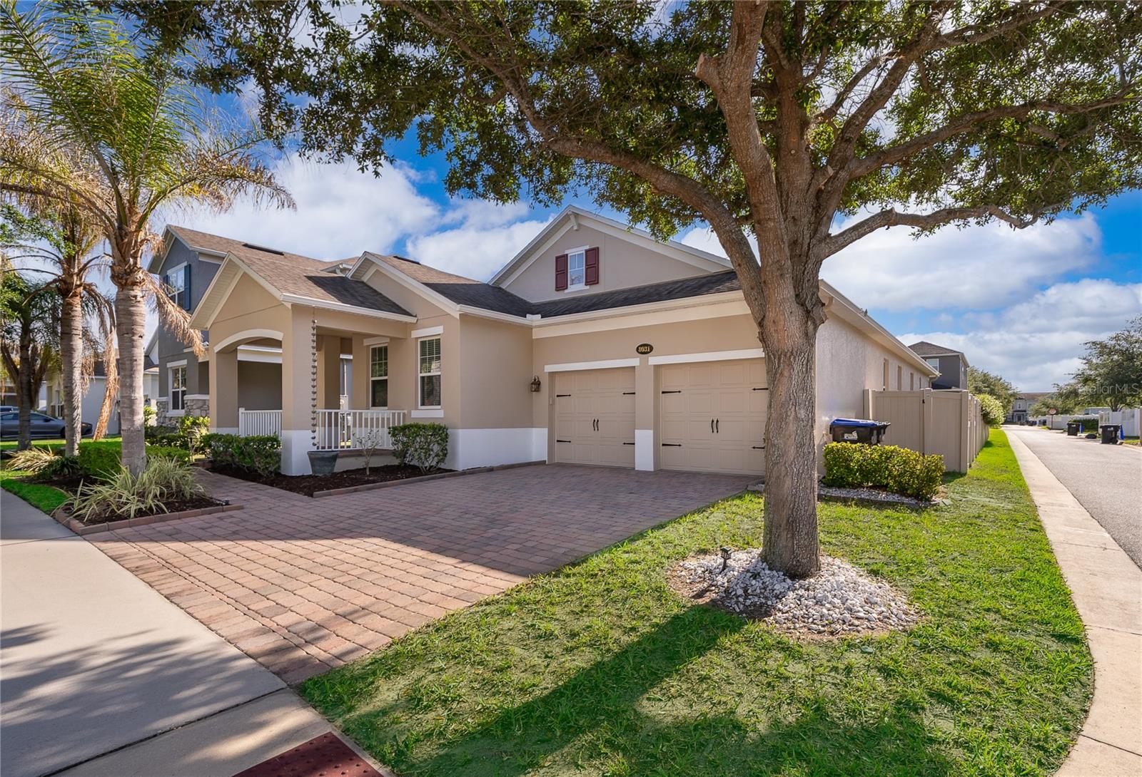 SUMMERLAKE GRVS - Residential