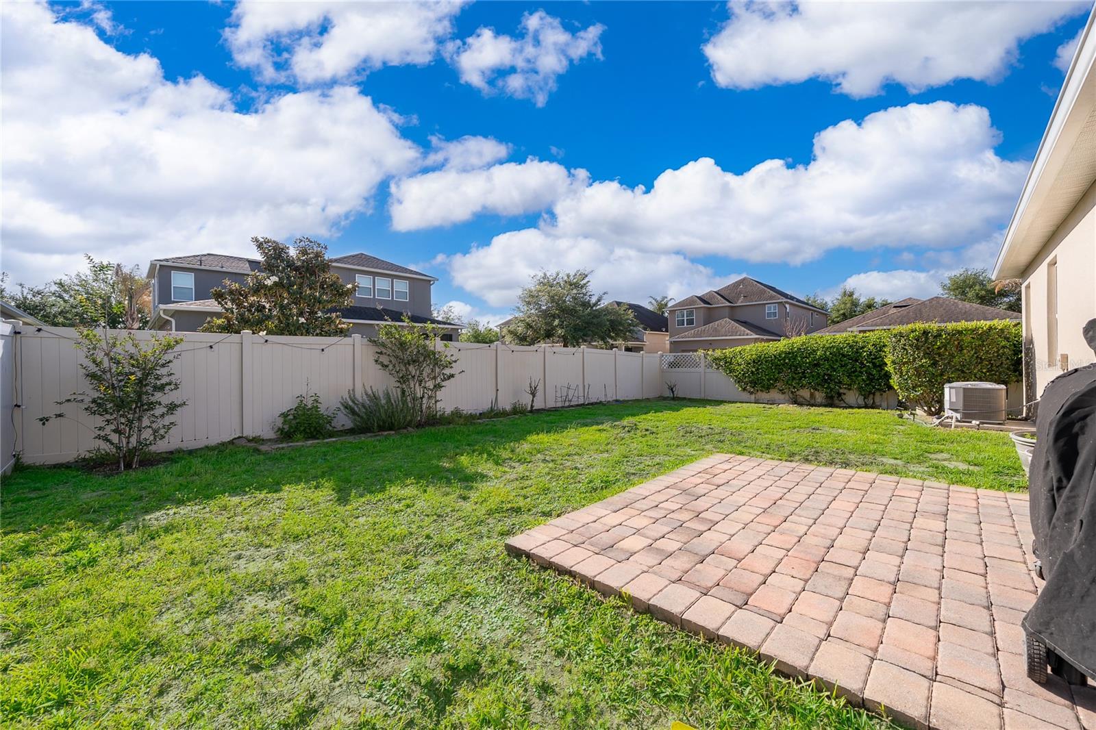 SUMMERLAKE GRVS - Residential