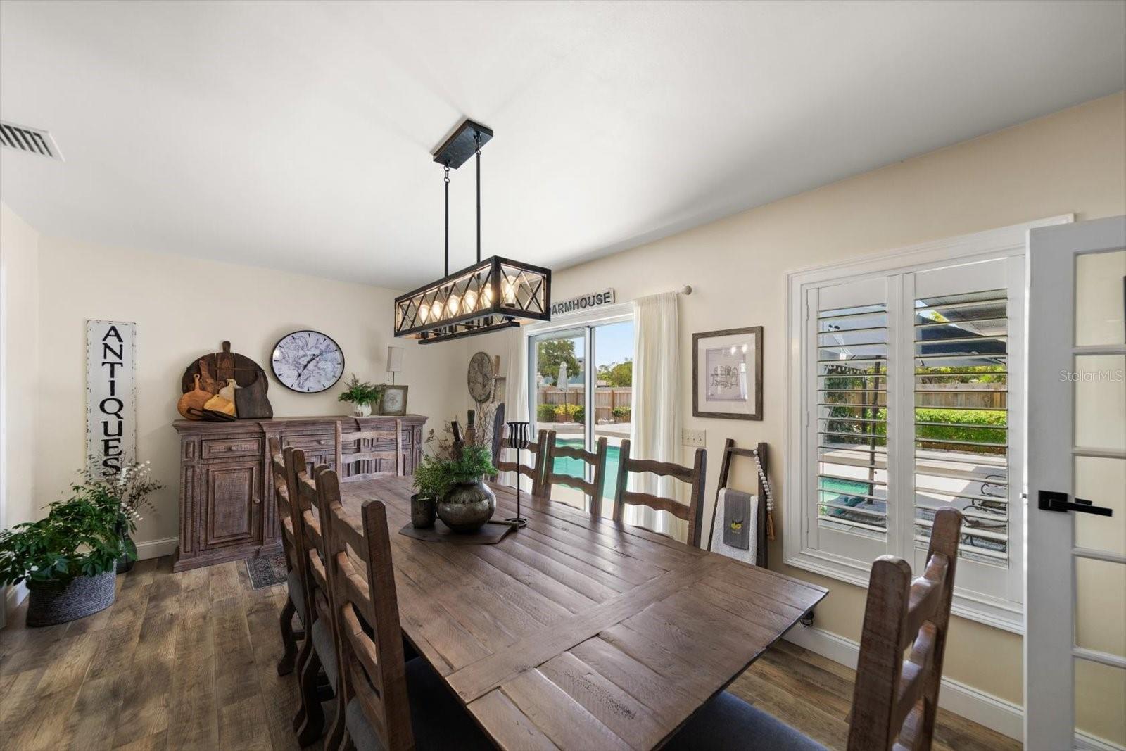 OAKHURST GROVES 2ND ADD - Residential