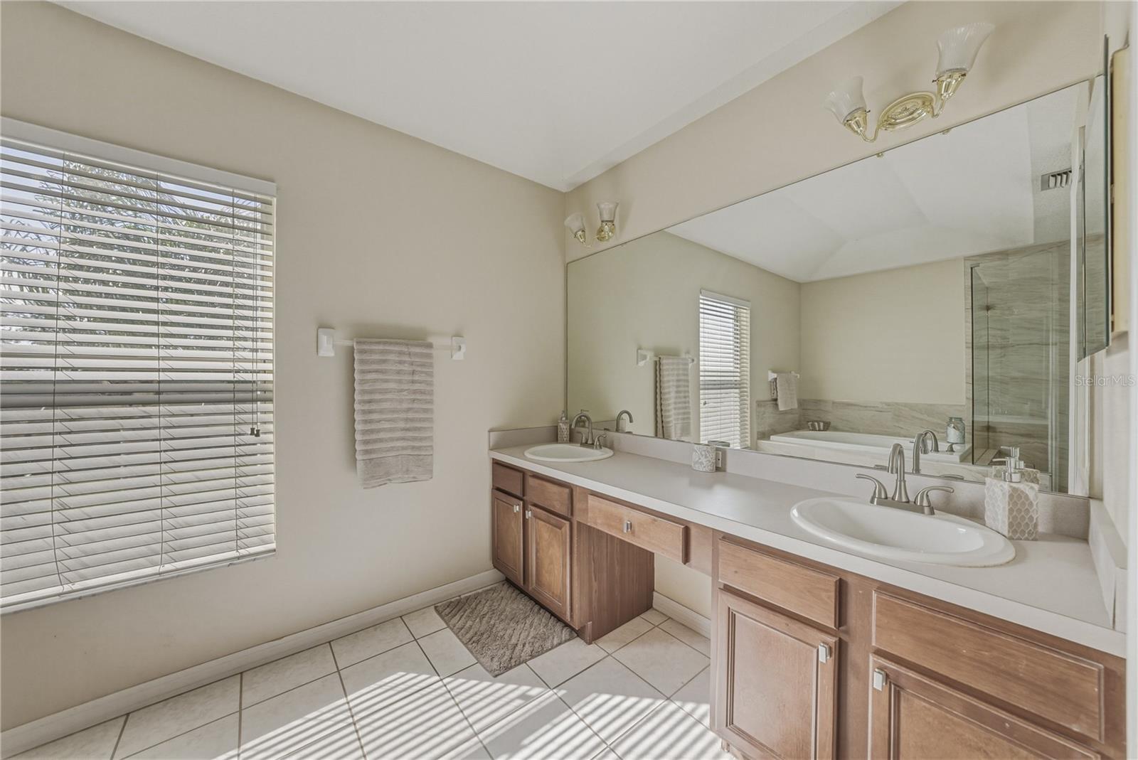 TWIN LAKES PARCELS D1 D3 & E - Residential