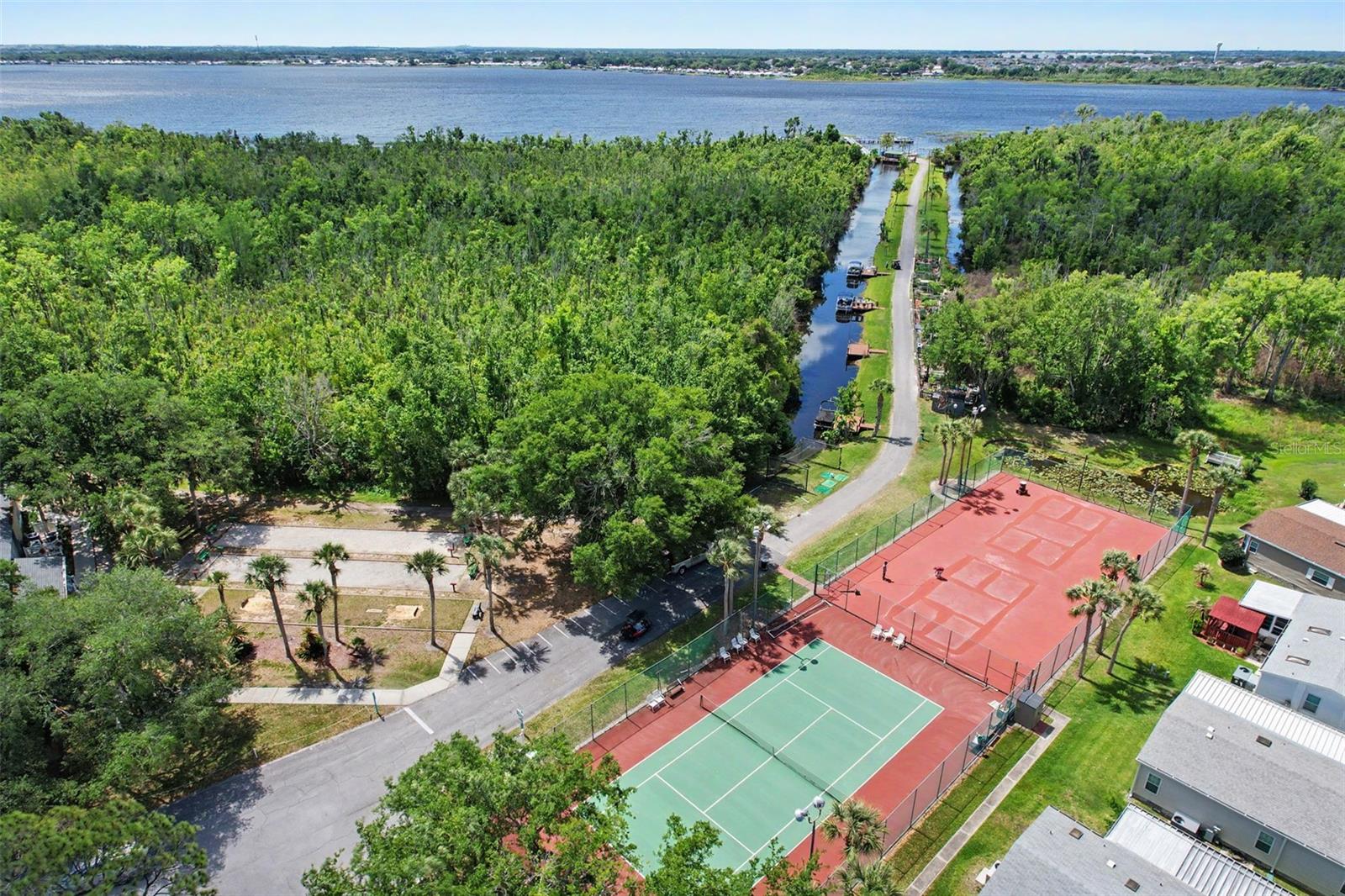 SWEETWATER GOLF & TENNIS CLUB - Residential