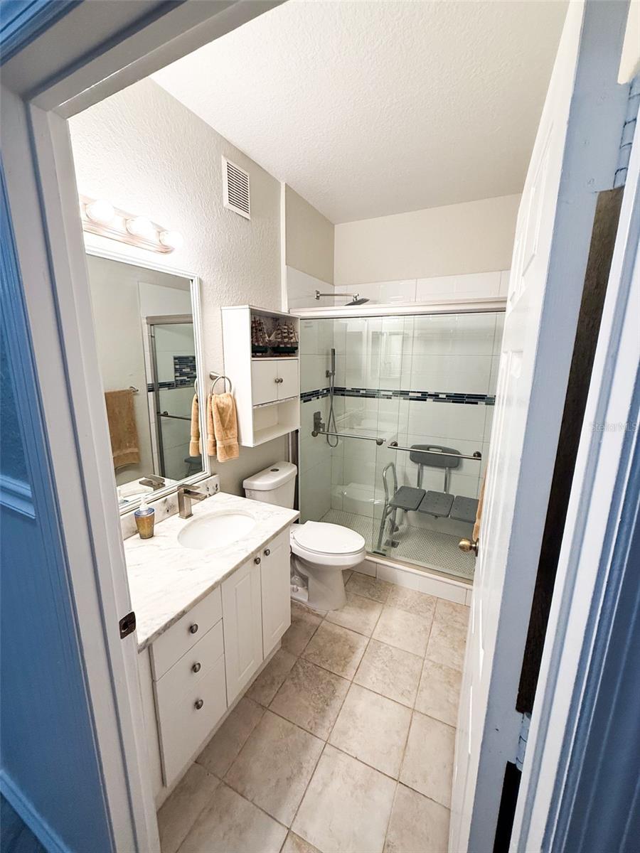 CRESCENT PLACE AT LAKE LOTUS CONDO - Residential