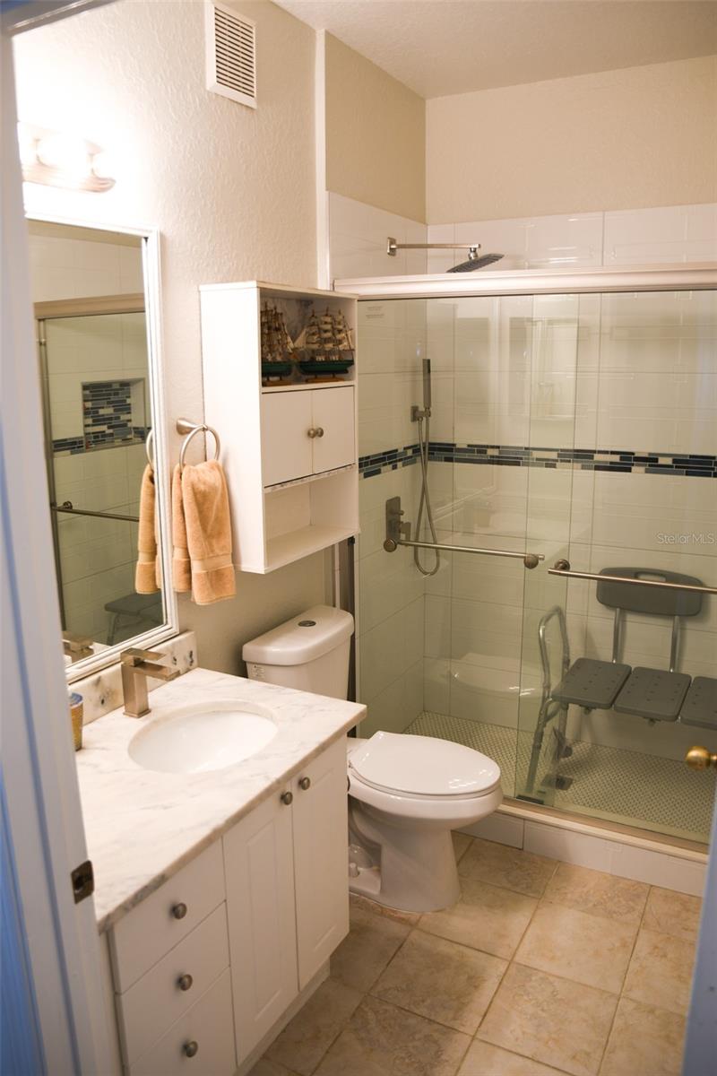 CRESCENT PLACE AT LAKE LOTUS CONDO - Residential