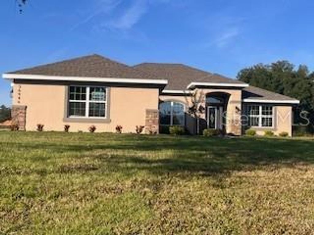 Photo of 36946 Hidden View Cir, Dade City, FL 33523 (MLS # TB8448977)