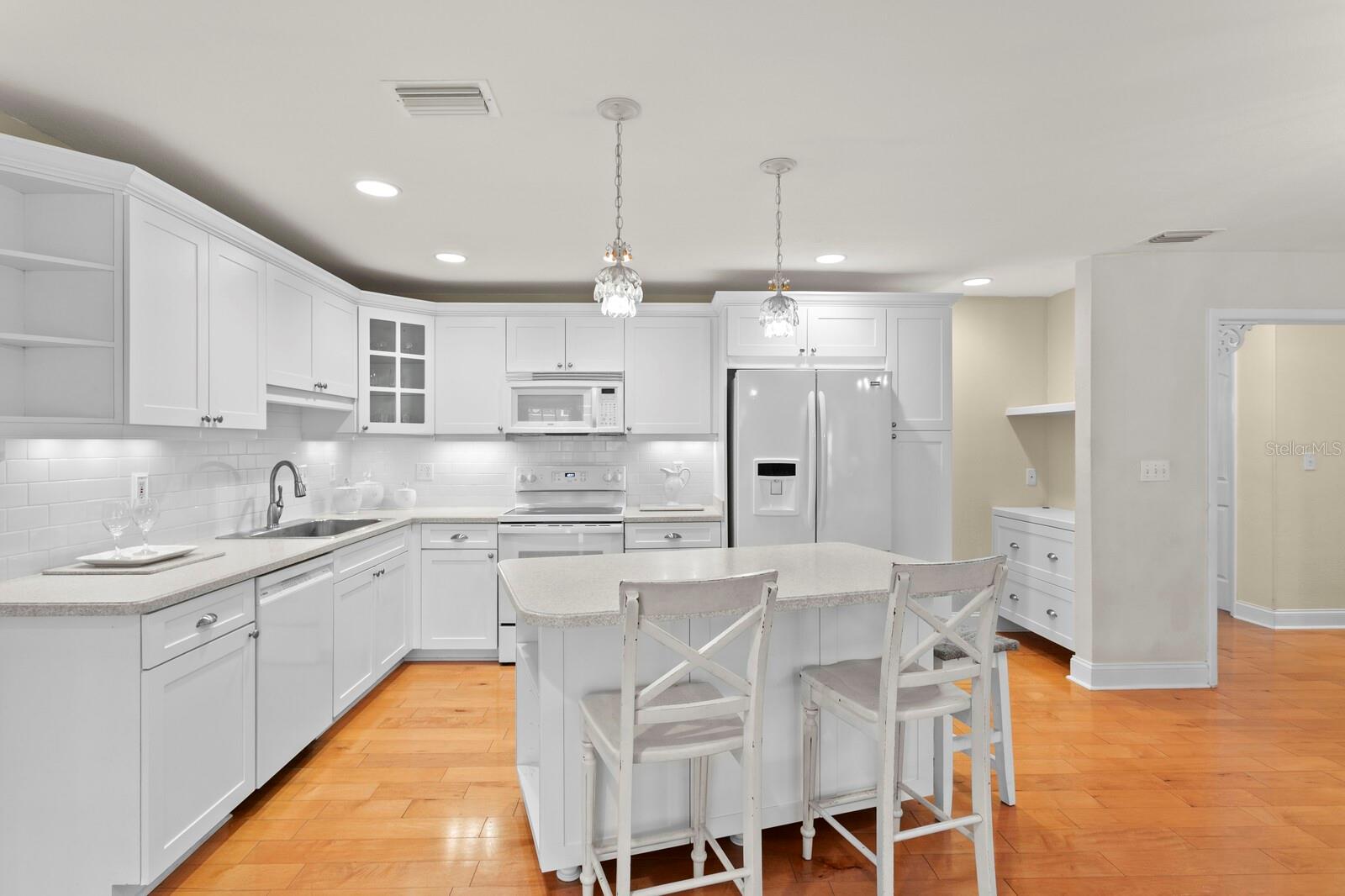 TEMPLE TERRACE ESTATES - Residential