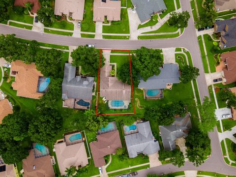 A home in VALRICO