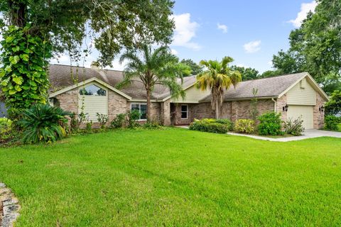 A home in VALRICO