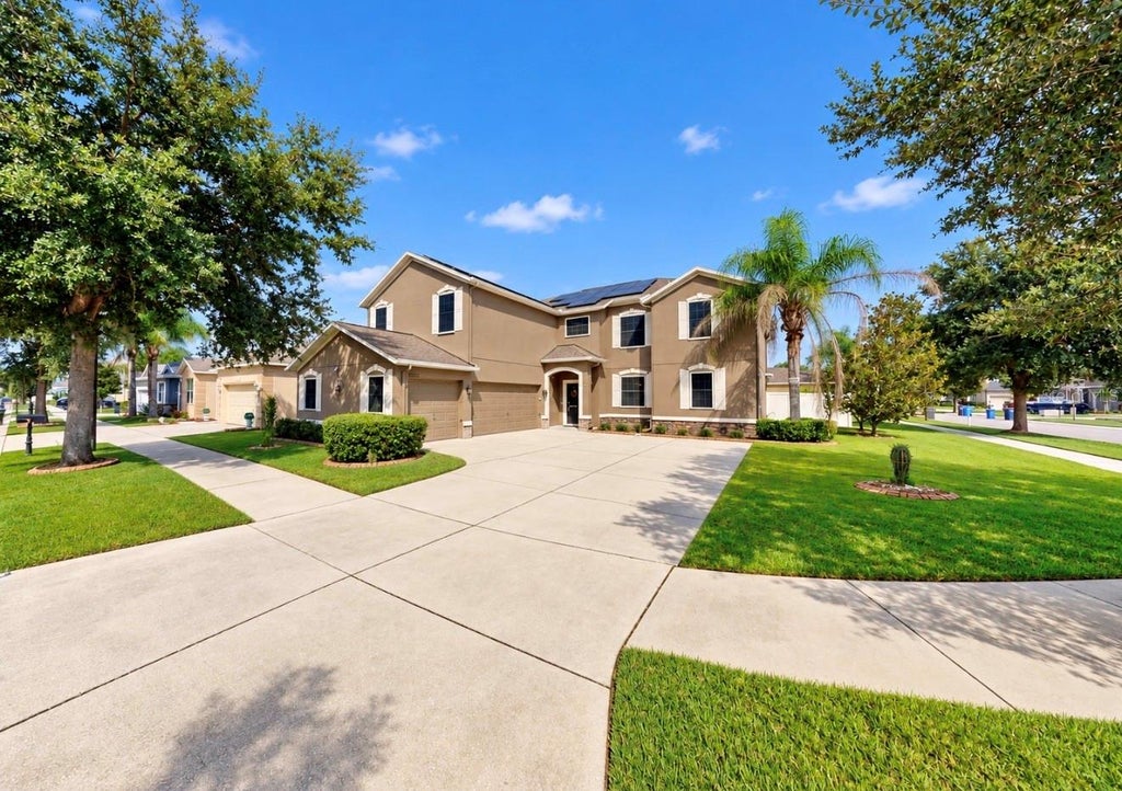 Photo of 12130 Streambed Drive, Riverview, FL 33579 (MLS # TB8556688)