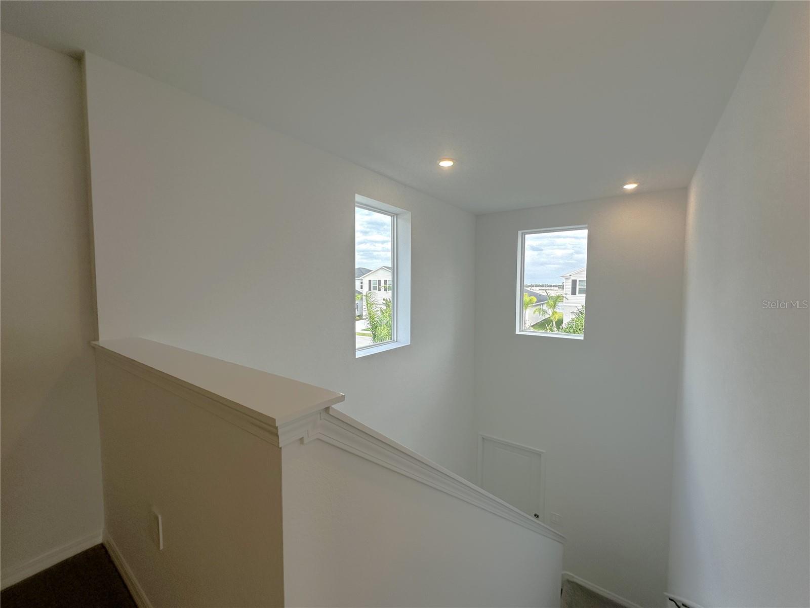 WILLOW - Residential Lease