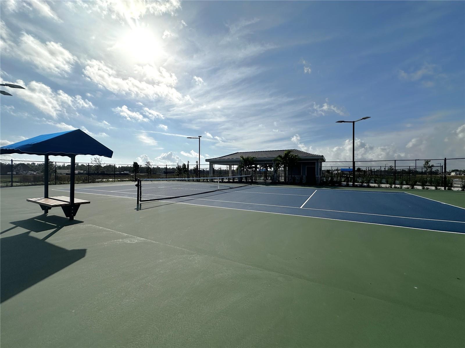 WILLOW - Residential Lease