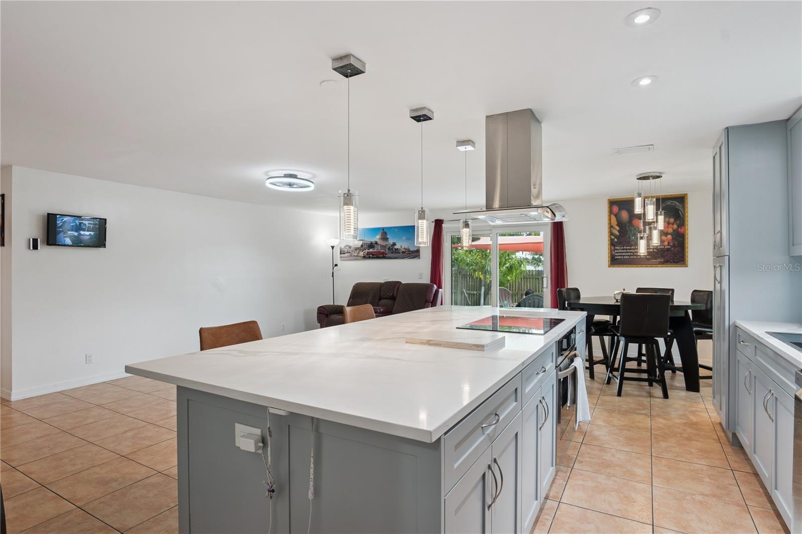 1244 GRANDVIEW CIRCLE