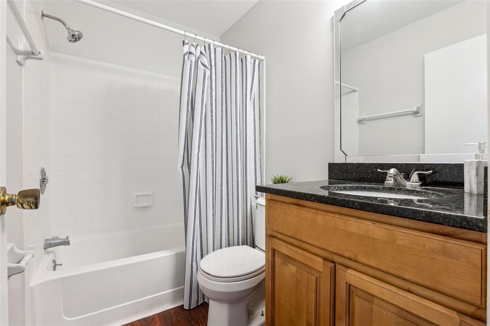 OXFORD SQUARE CONDO - Residential