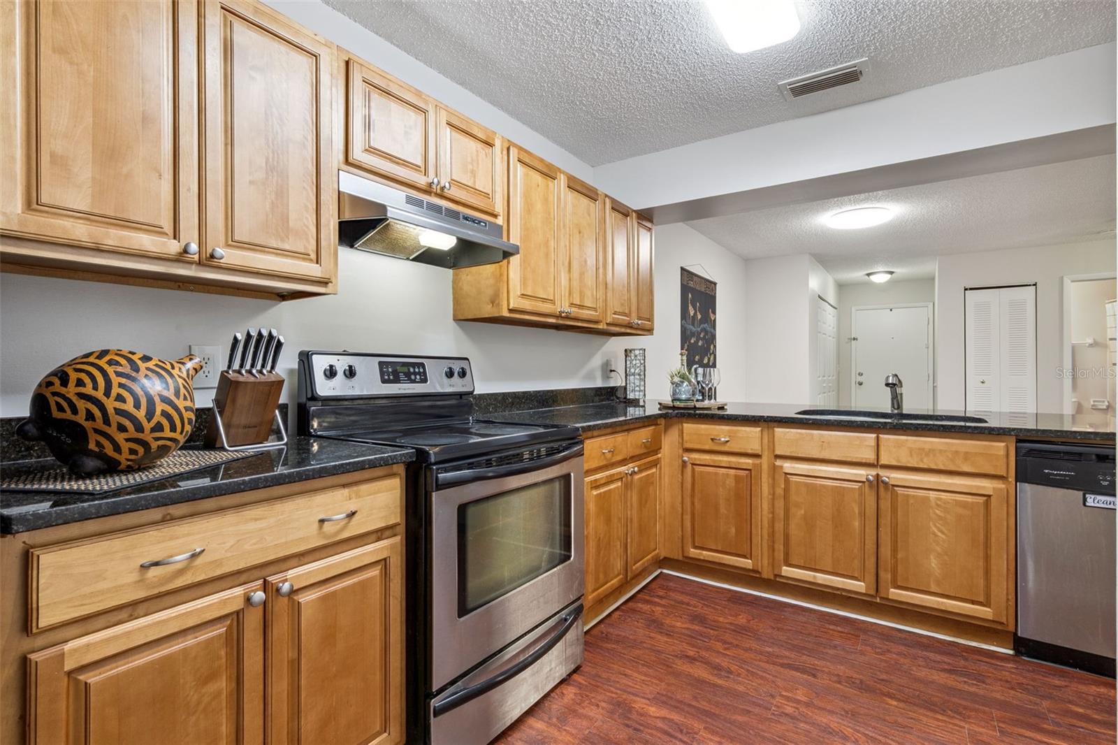 OXFORD SQUARE CONDO - Residential