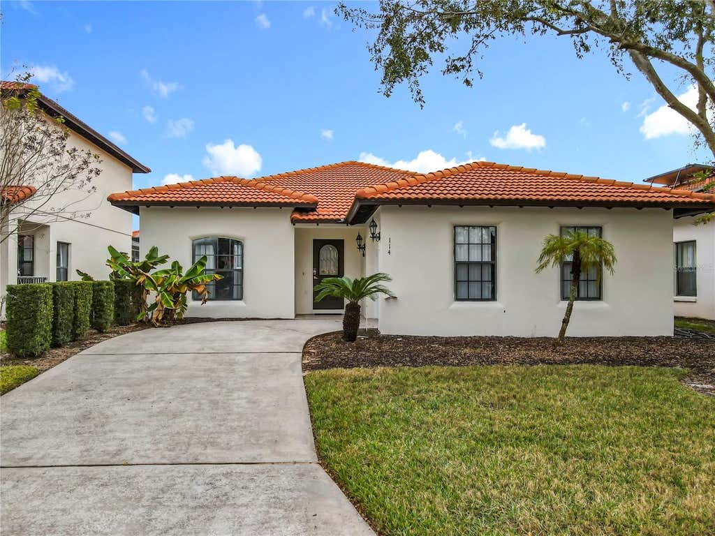 Photo of 114 Sandy Point Way, Clermont, FL 34714 (MLS # G5113719)