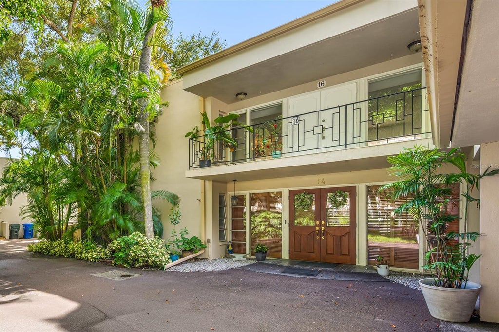 Photo of 16 Country Club Drive #16, Largo, FL 33771 (MLS # TB8546394)