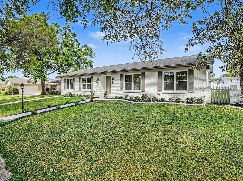 Photo of 3069 Bay Tree Drive, Orlando, FL 32806 (MLS # O6394820)