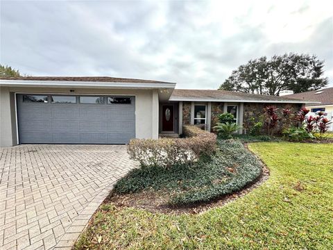 A home in WINTER HAVEN