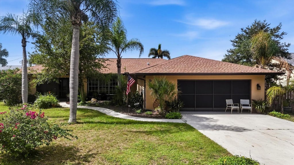 Photo of 925 N Boundary Road, Englewood, FL 34223 (MLS # D6148199)