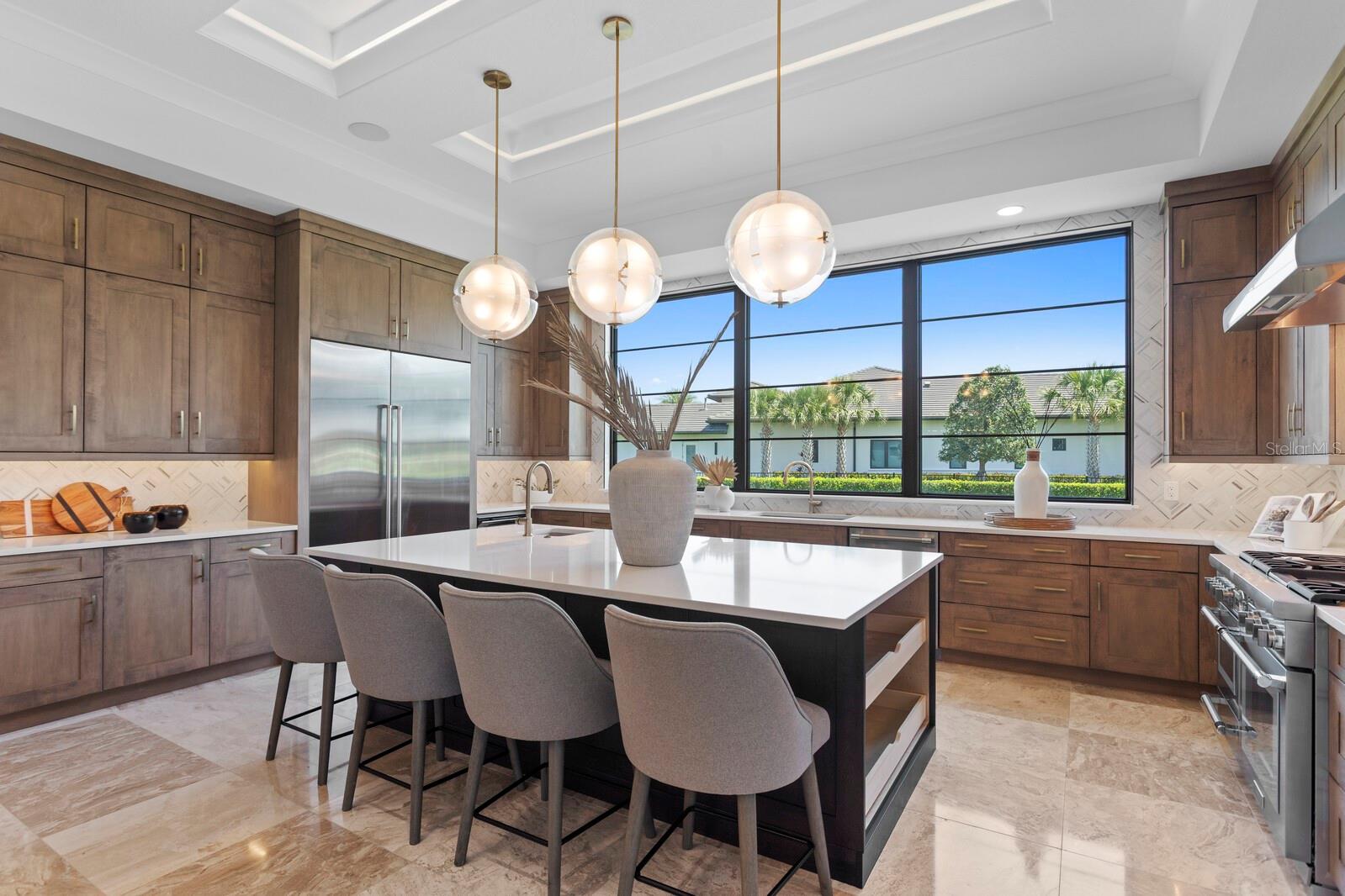 FOUNDERS CLUB - Residential