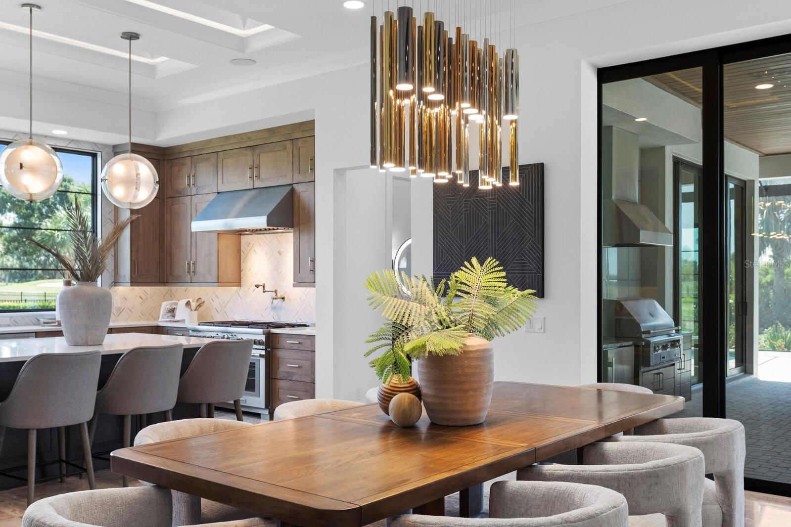 FOUNDERS CLUB - Residential