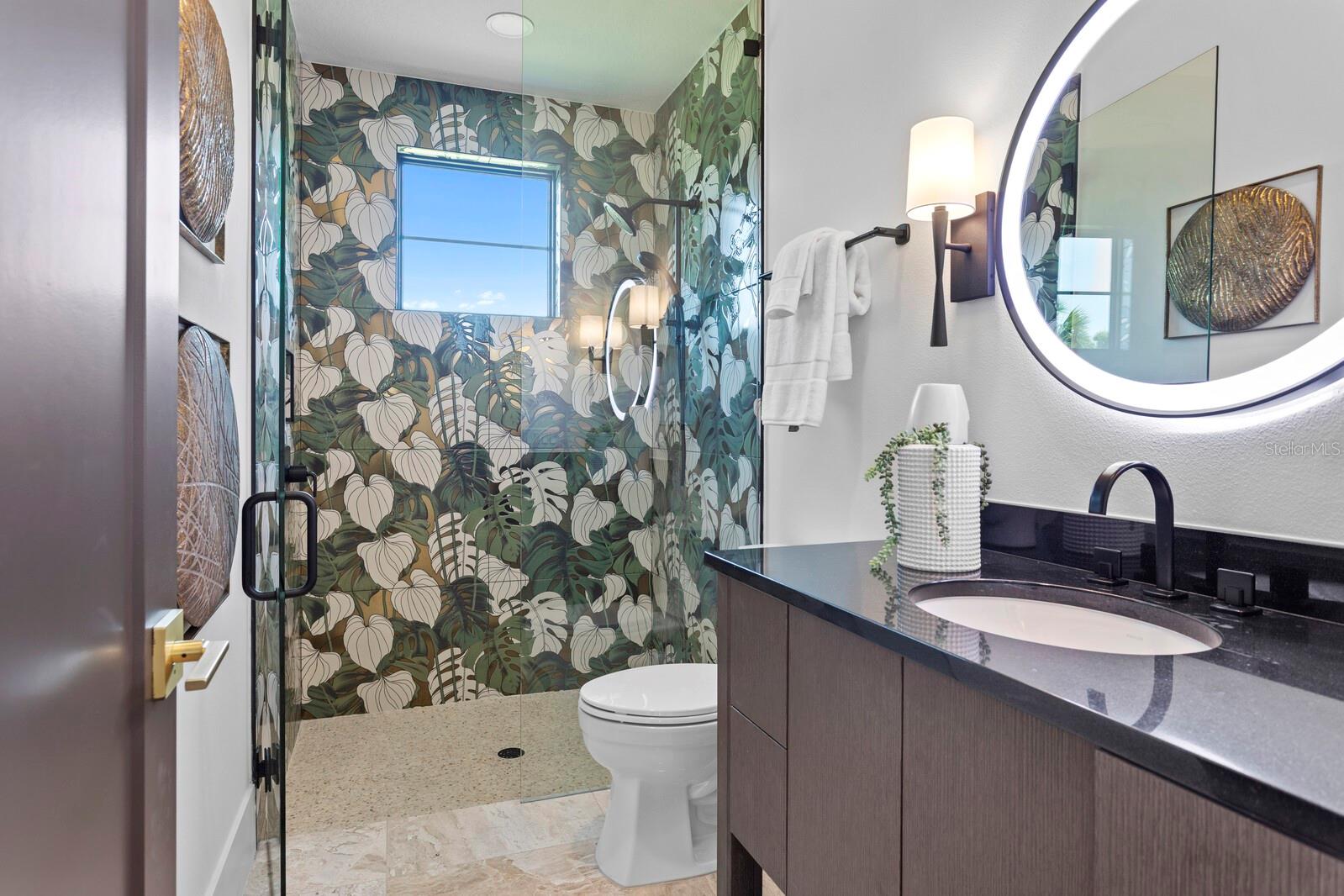 FOUNDERS CLUB - Residential