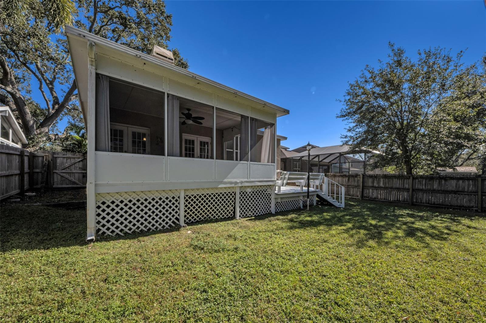 HARBOR HILL PARK - Residential