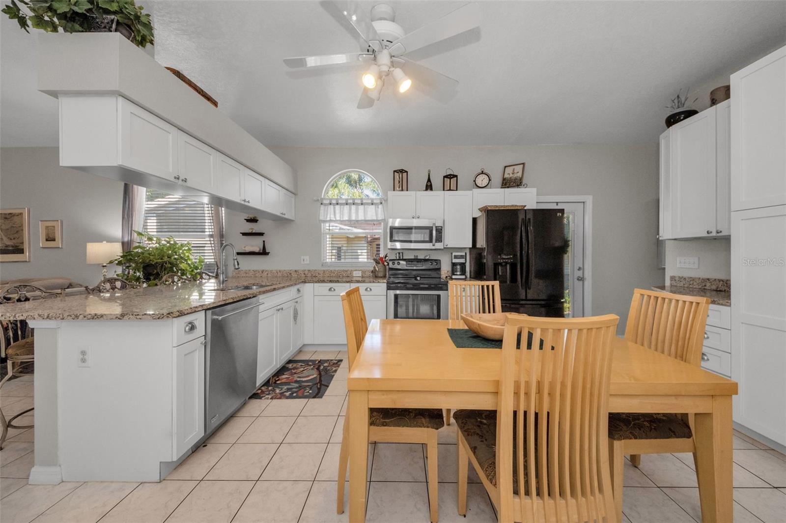 HARBOR HILL PARK - Residential