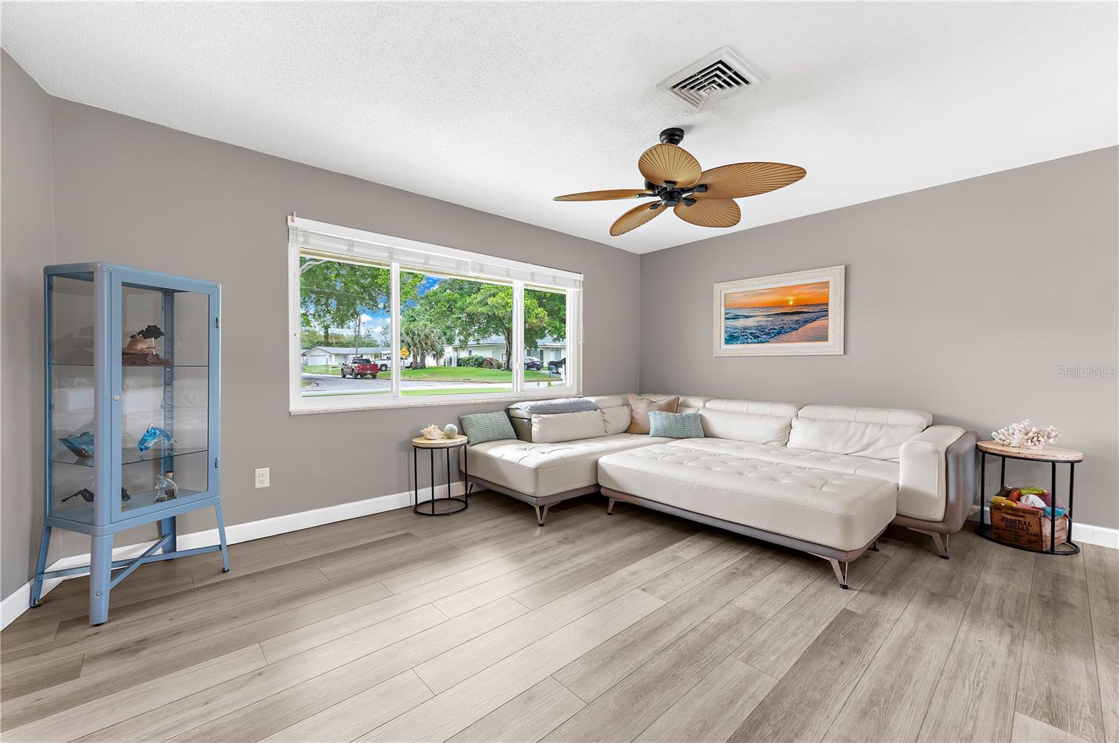 1467 CAMBRIDGE DRIVE