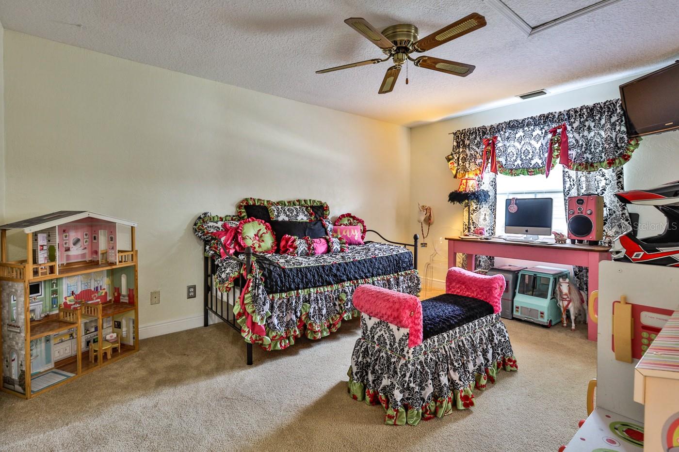 Tomoka Pines - Residential