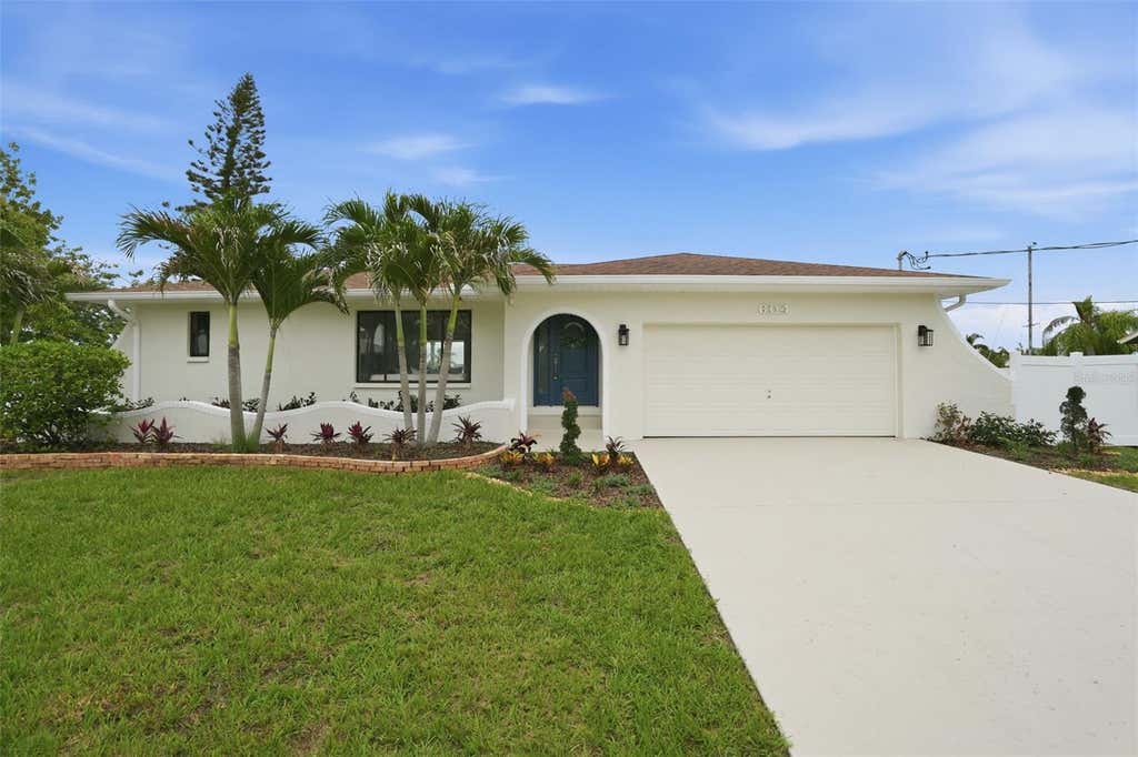 Photo of 604 Kingston Court, Apollo Beach, FL 33572 (MLS # TB8512482)