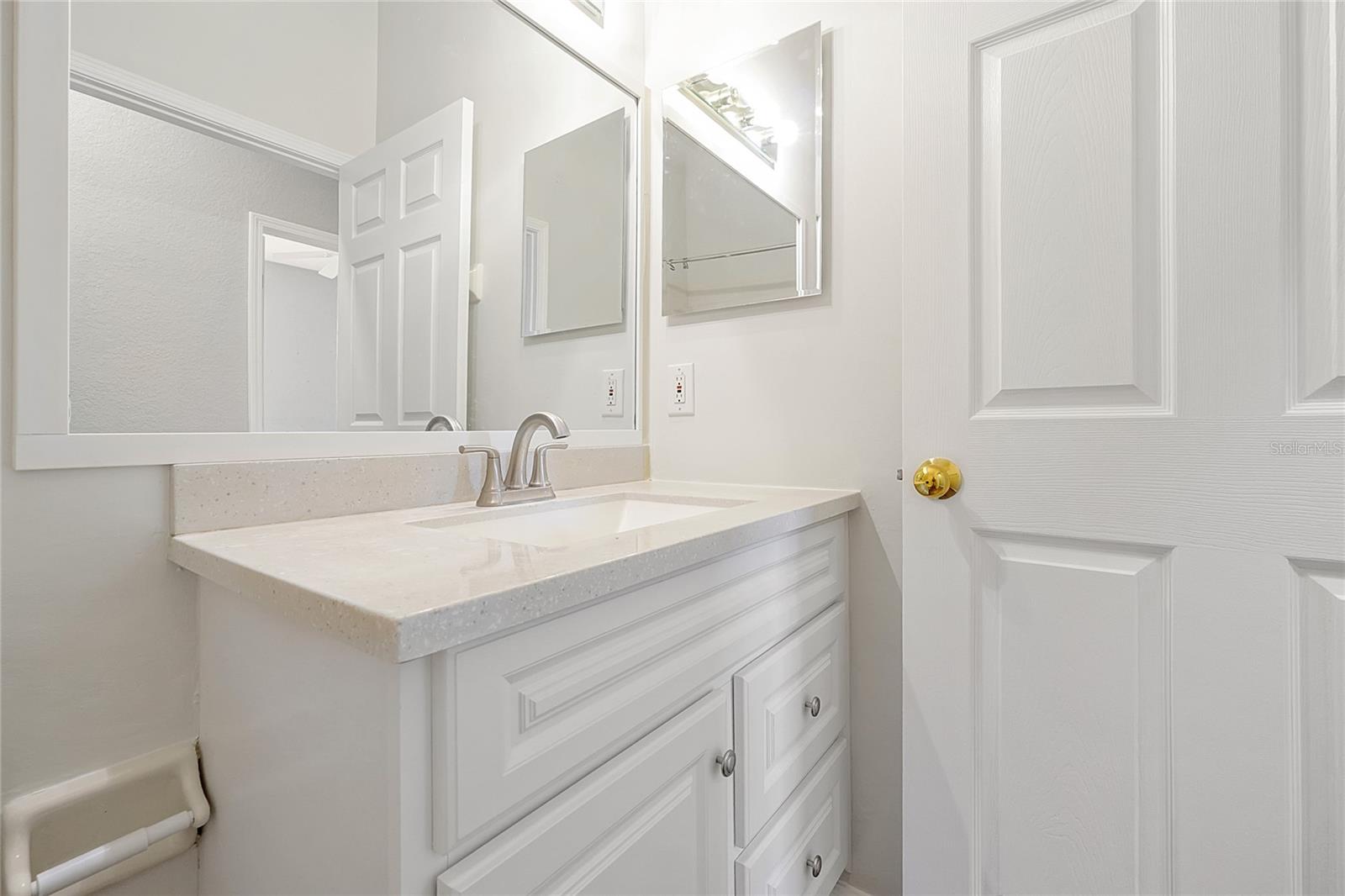 PHILLIPS BAY CONDO PH 02 OR 5723/2465 - Residential