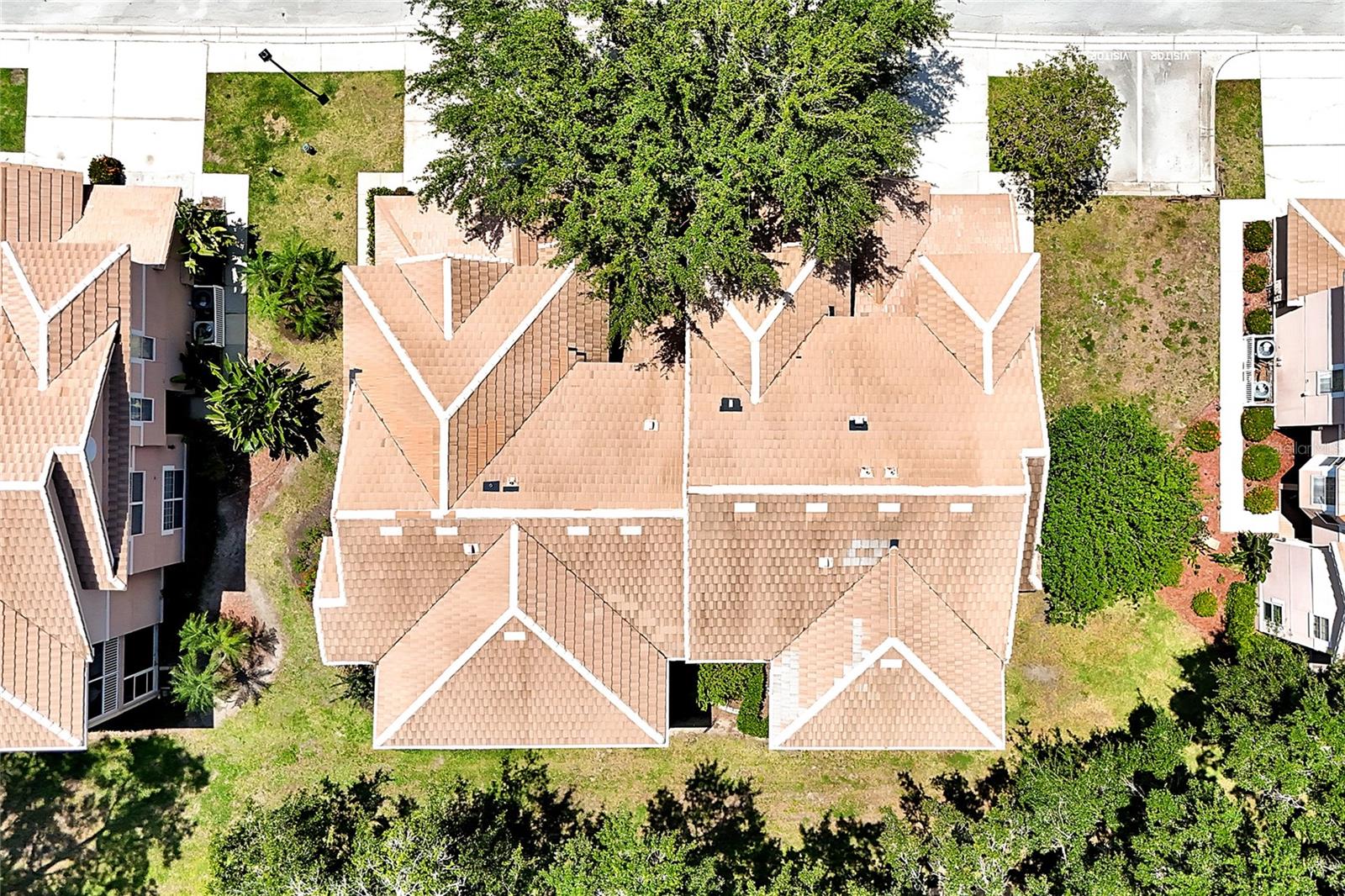 PHILLIPS BAY CONDO PH 02 OR 5723/2465 - Residential