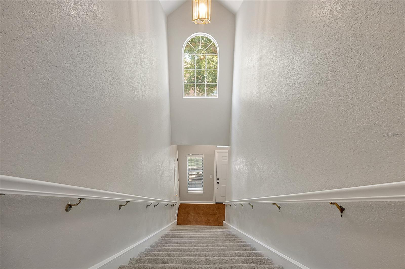 PHILLIPS BAY CONDO PH 02 OR 5723/2465 - Residential