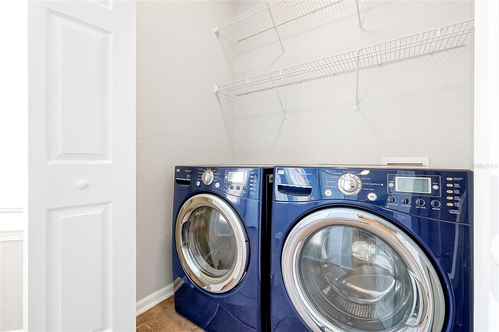 PHILLIPS BAY CONDO PH 02 OR 5723/2465 - Residential