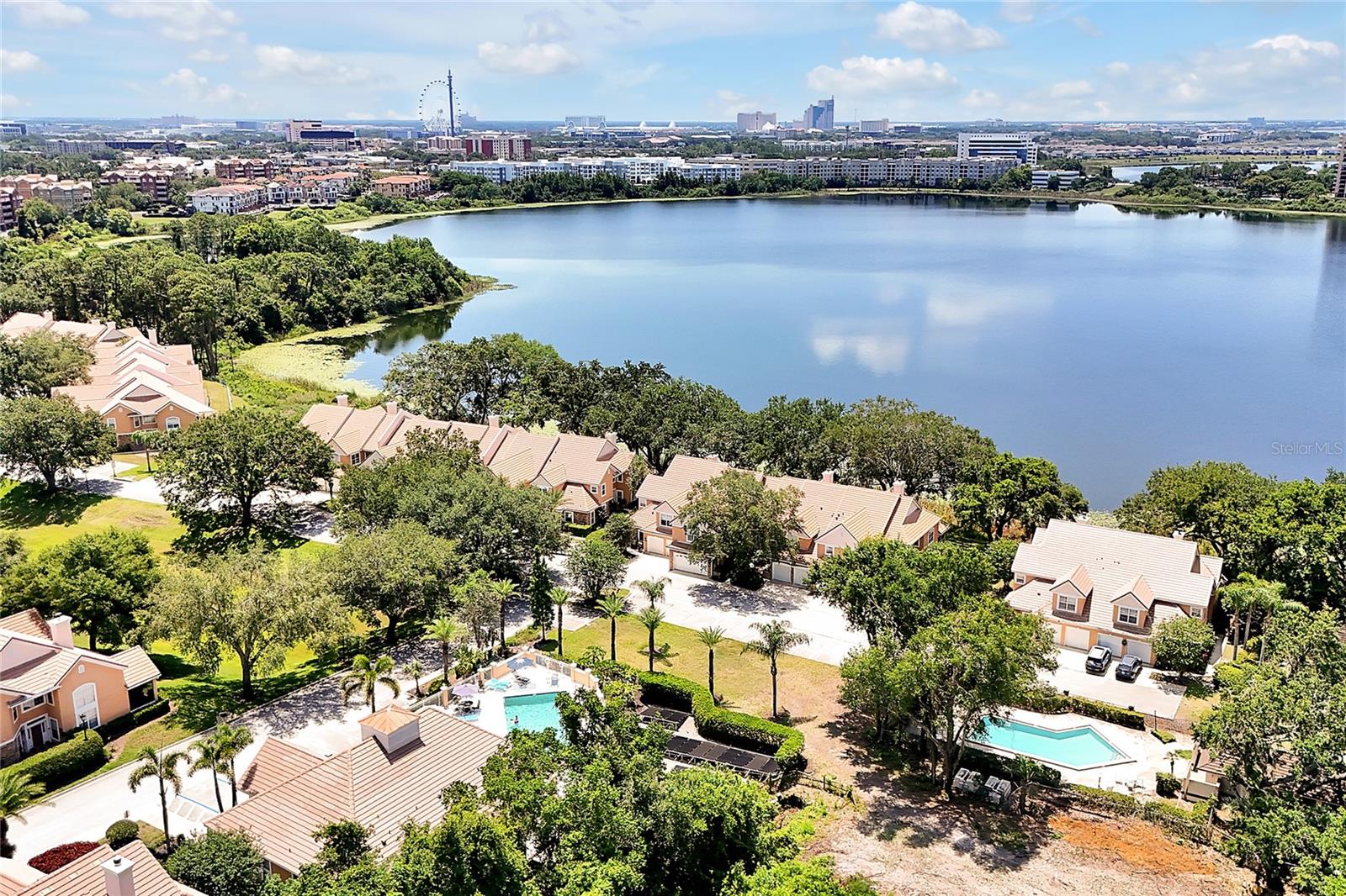 PHILLIPS BAY CONDO PH 02 OR 5723/2465 - Residential